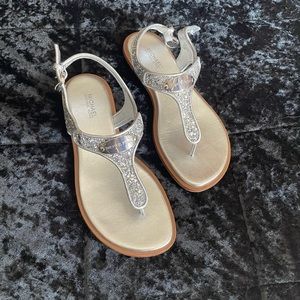 ❣️Michael Kors strap on sandals❣️